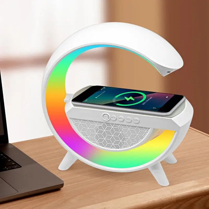 Luminária G RGB Colorida com Relógio Caixa de Som Bluetooth e Carregamento por Indução LCS